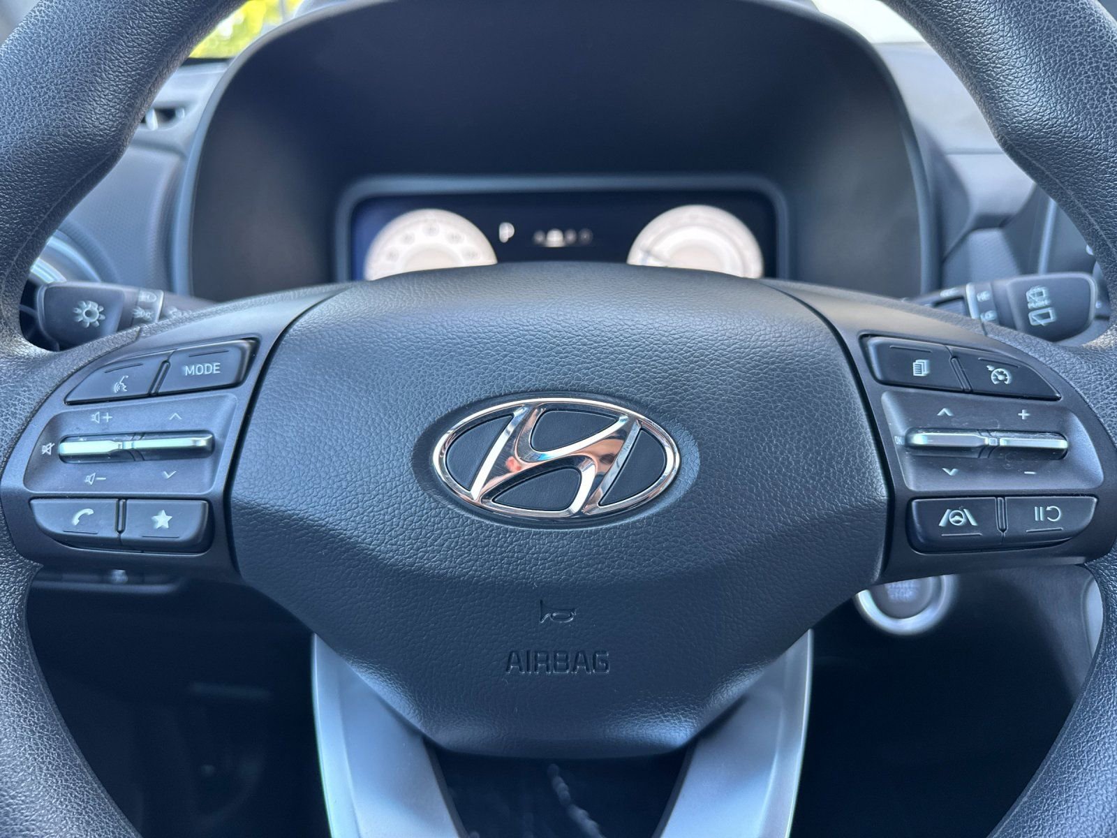 Used 2023 Hyundai Kona SE FWD image 23