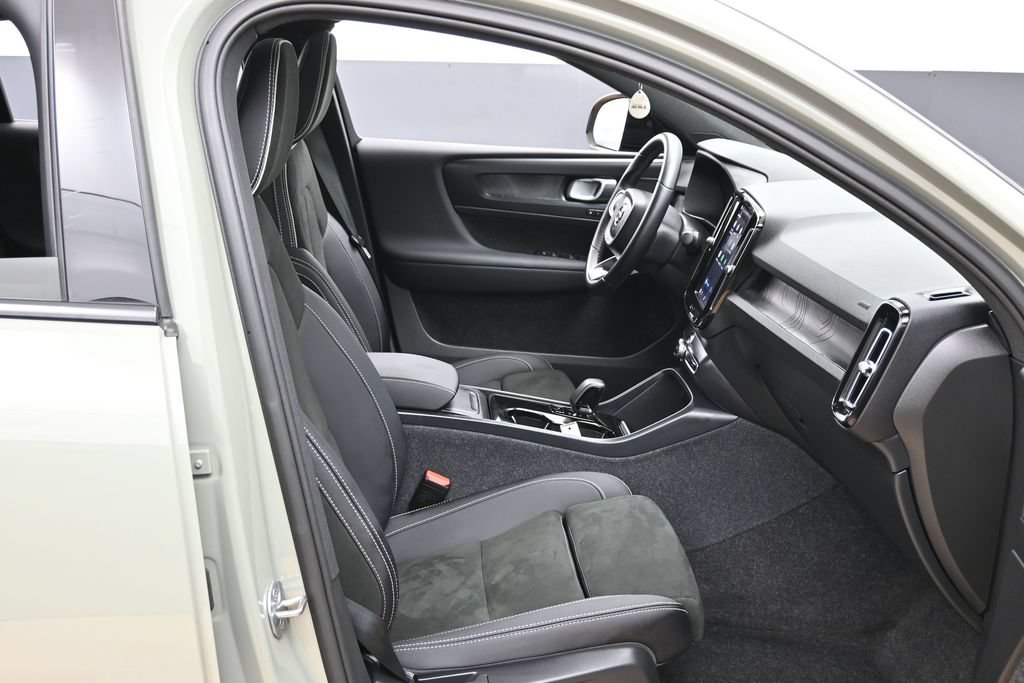 Used 2023 Volvo C40 P8 Recharge Ultimate AWD/4WD image 27