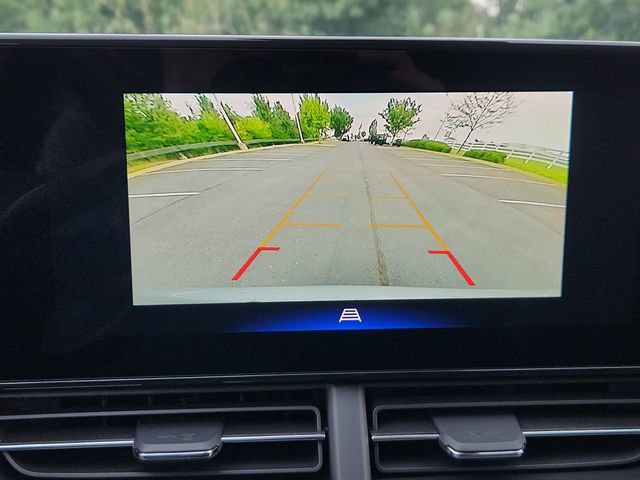 New 2026 Chevrolet Trax LT w/ Driver Confidence Package FWD image 30