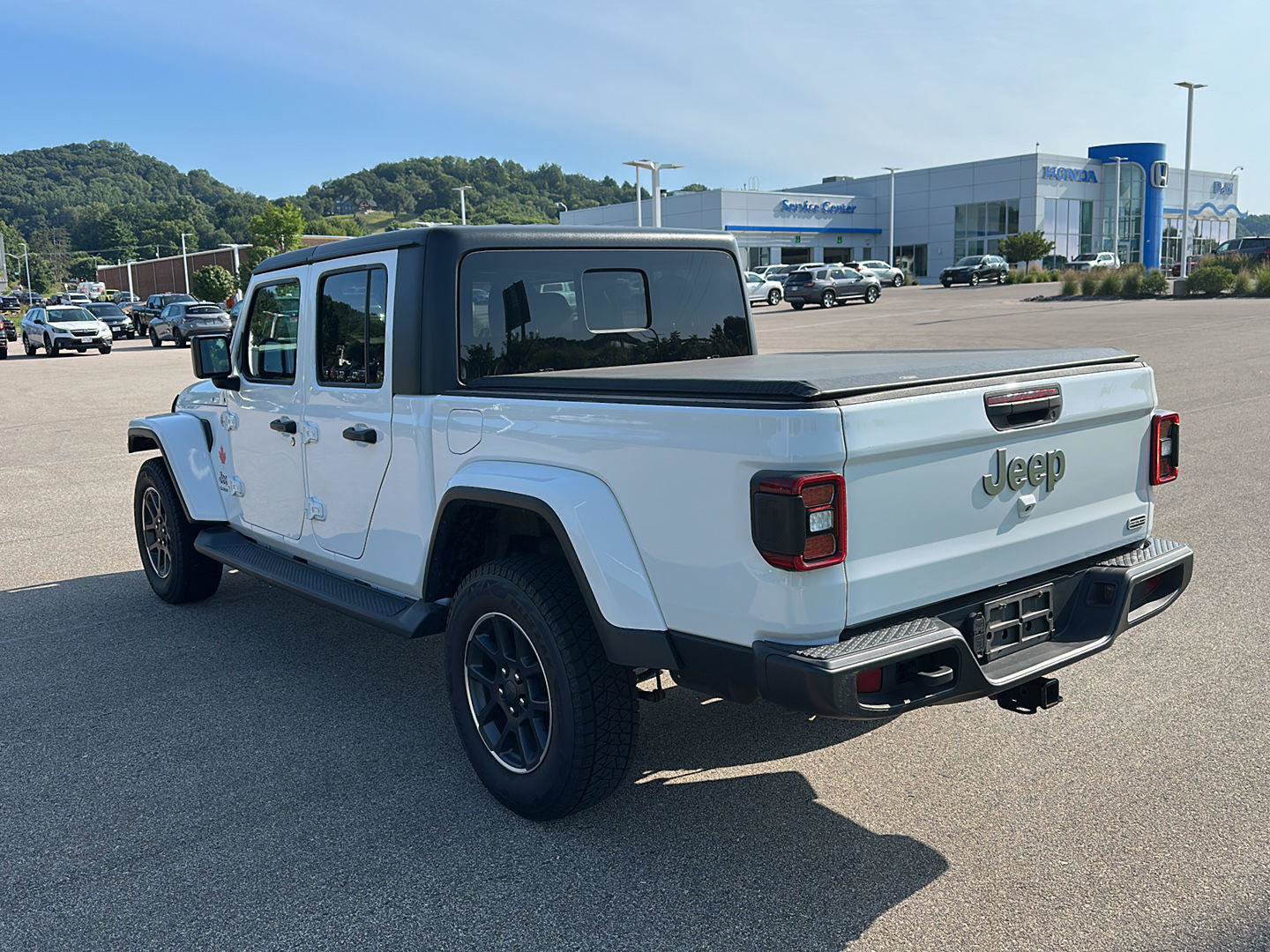 Used 2020 Jeep Gladiator Overland AWD/4WD image 5