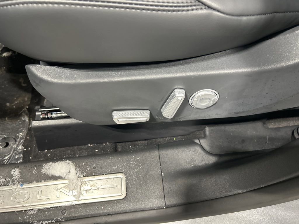 New 2026 Lincoln Nautilus Reserve w/ Jet Appearance Package image 10