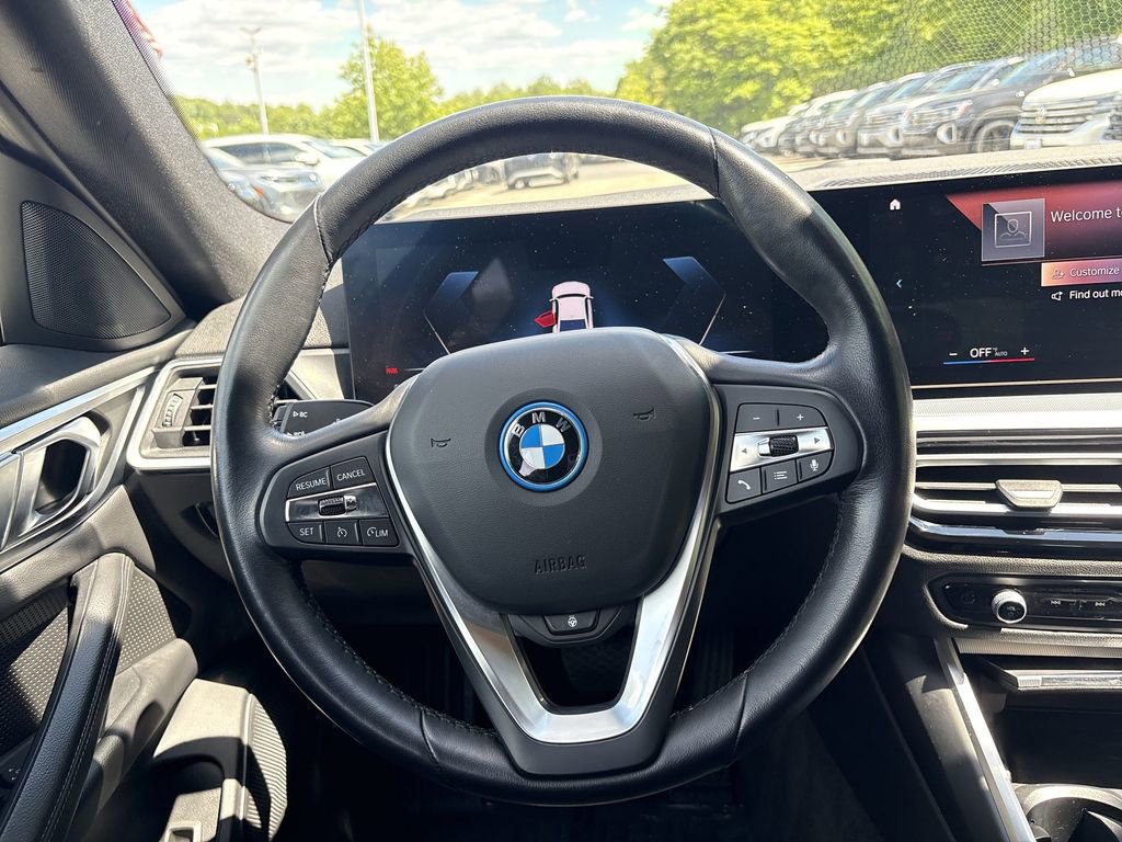 Used 2023 BMW i4 eDrive40 w/ Premium Package RWD image 11