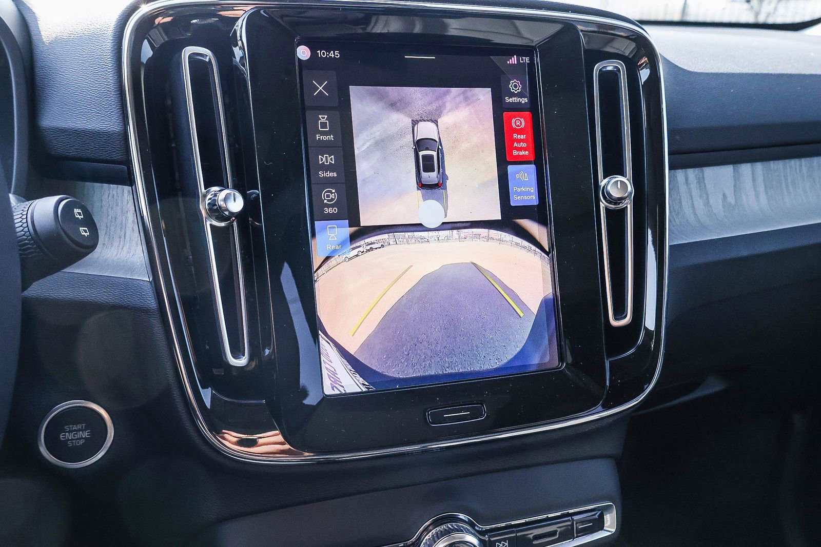 New 2026 Volvo XC40 B4 Plus w/ Climate Package image 31