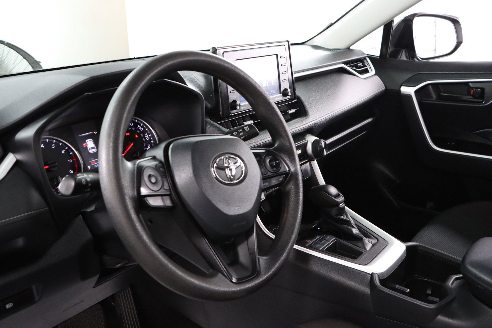 Used 2022 Toyota RAV4 LE image 22