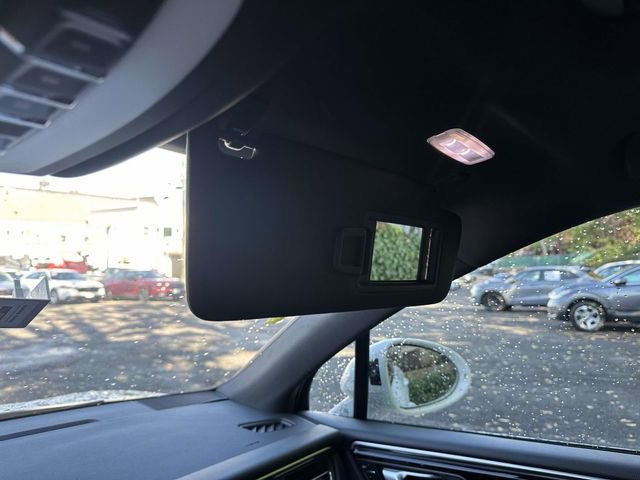 Used 2024 Porsche Macan image 17