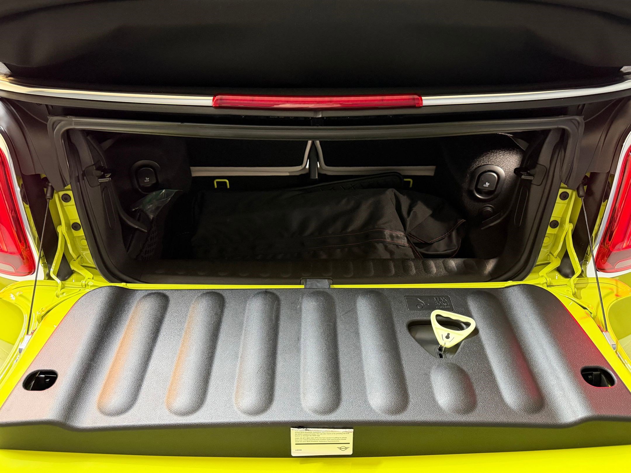 Used 2024 MINI Cooper S w/ Signature Upholstery Package image 39