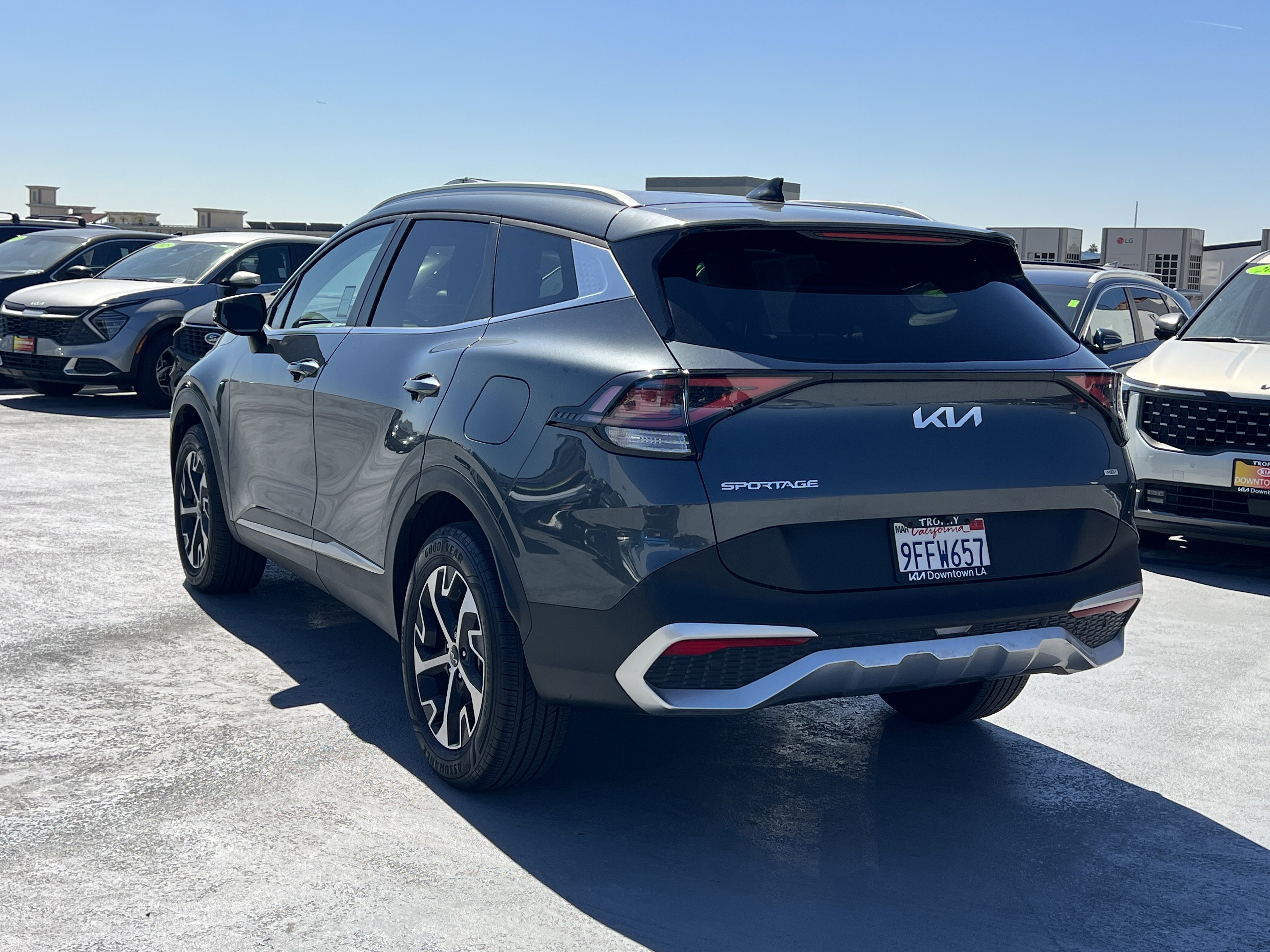 Used 2023 Kia Sportage EX image 4