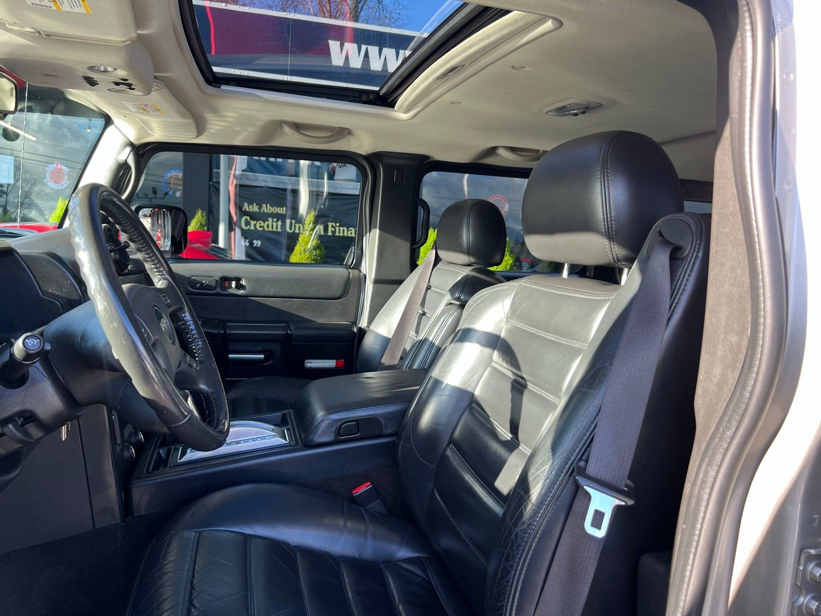 Used 2005 HUMMER H2 w/ Preferred Equipment Group image 16