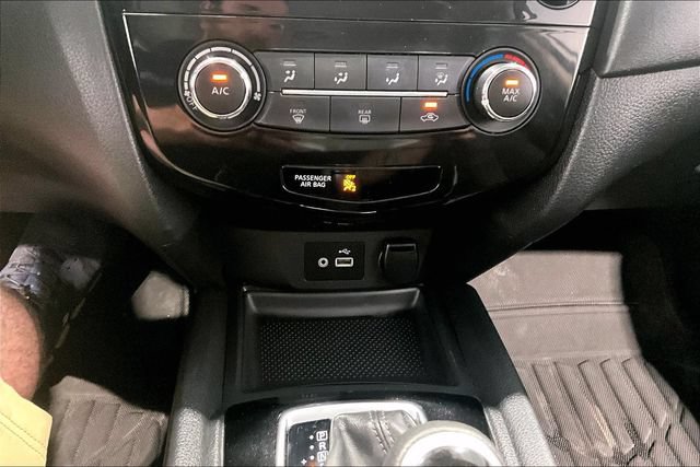Used 2019 Nissan Rogue S FWD image 20