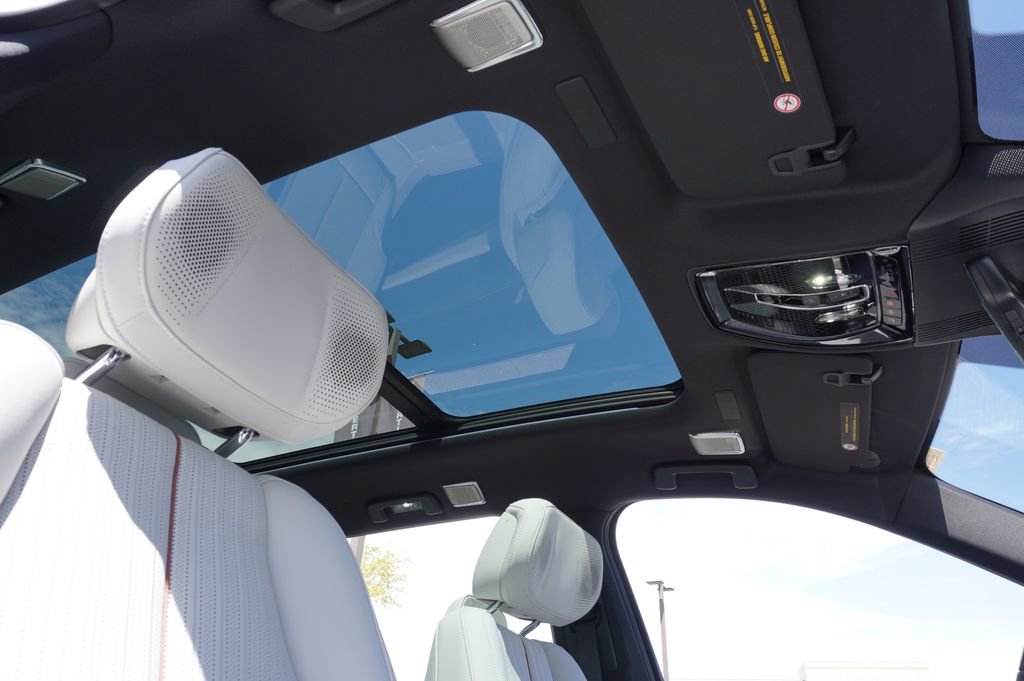 New 2026 Cadillac Vistiq Luxury AWD/4WD image 13