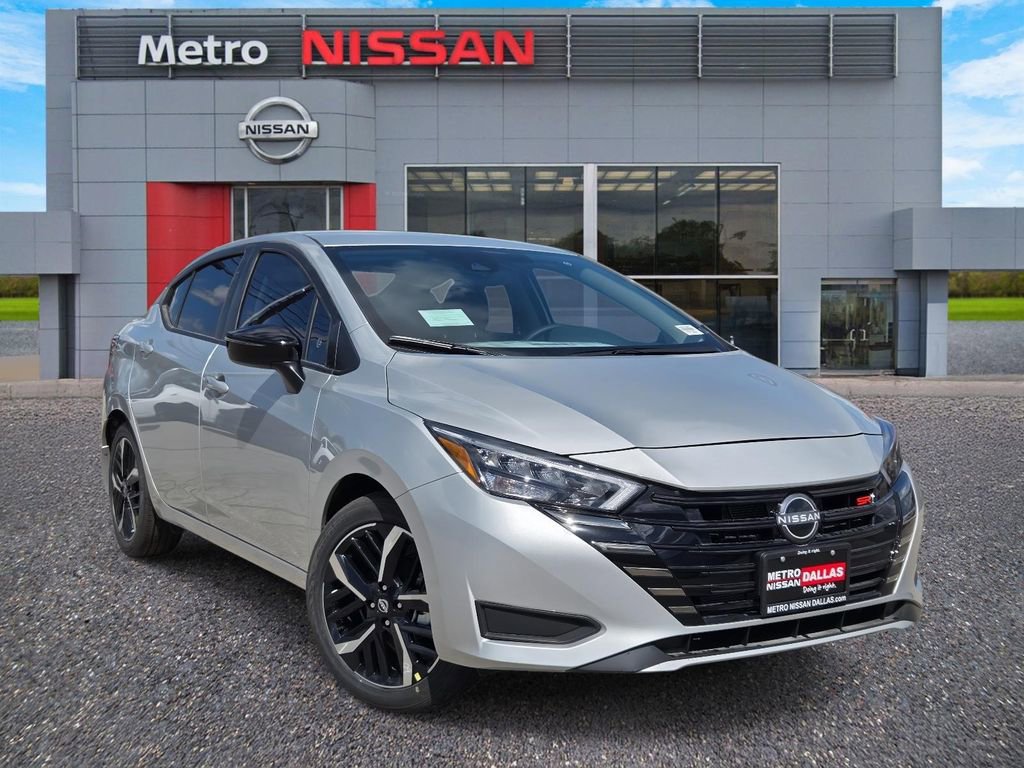 New 2025 Nissan Versa SR w/ Trunk Package