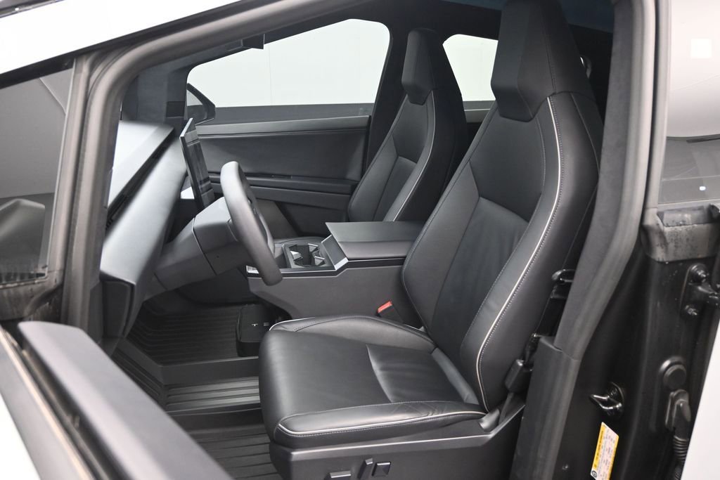 Used 2024 Tesla Cybertruck AWD Crew Cab image 20