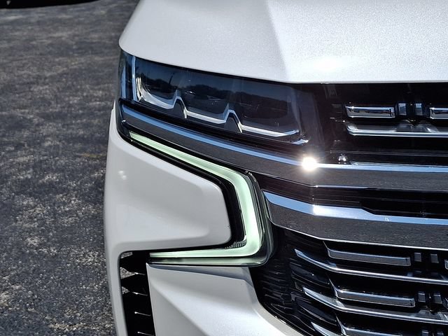 Used 2021 Chevrolet Suburban Premier w/ Premium Package AWD/4WD image 10