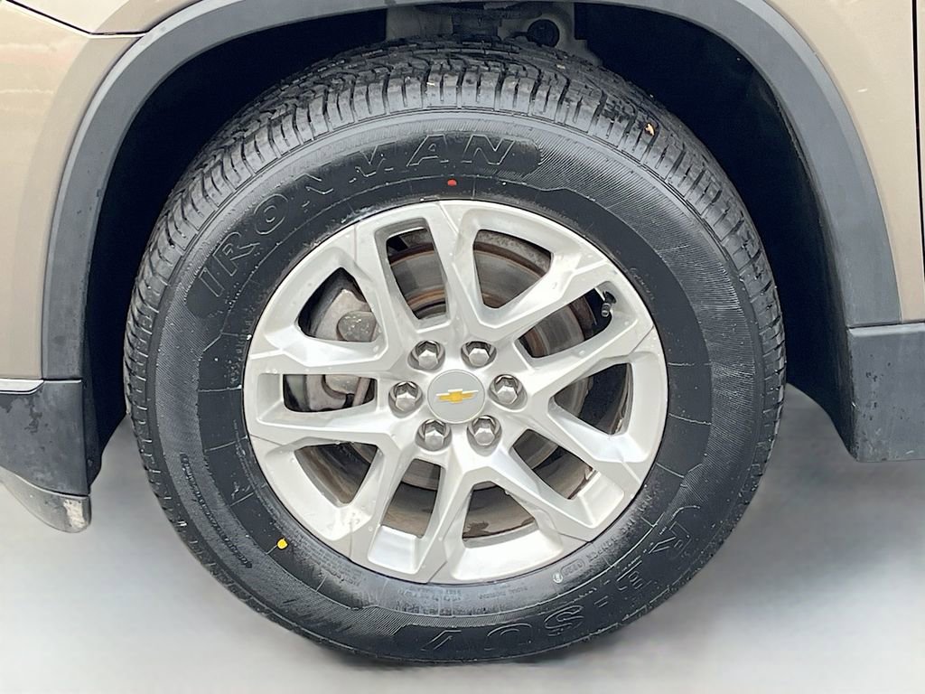 Used 2020 Chevrolet Traverse LT image 33