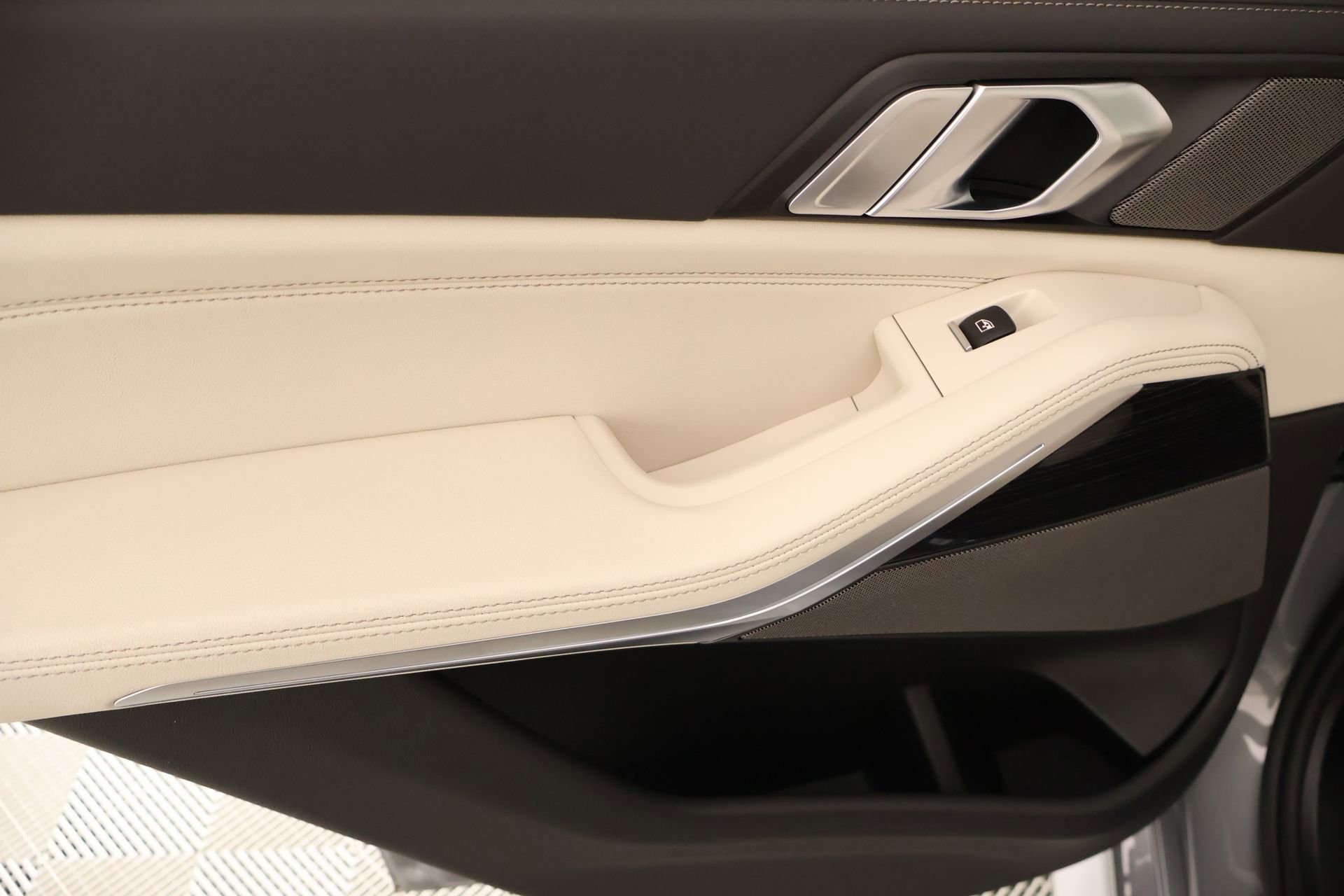 New 2026 BMW X5 M60i AWD/4WD image 17