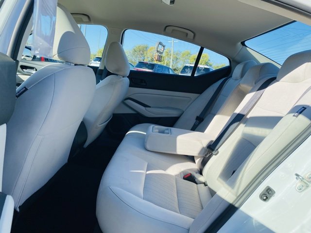 Used 2025 Nissan Altima 2.5 SV image 18