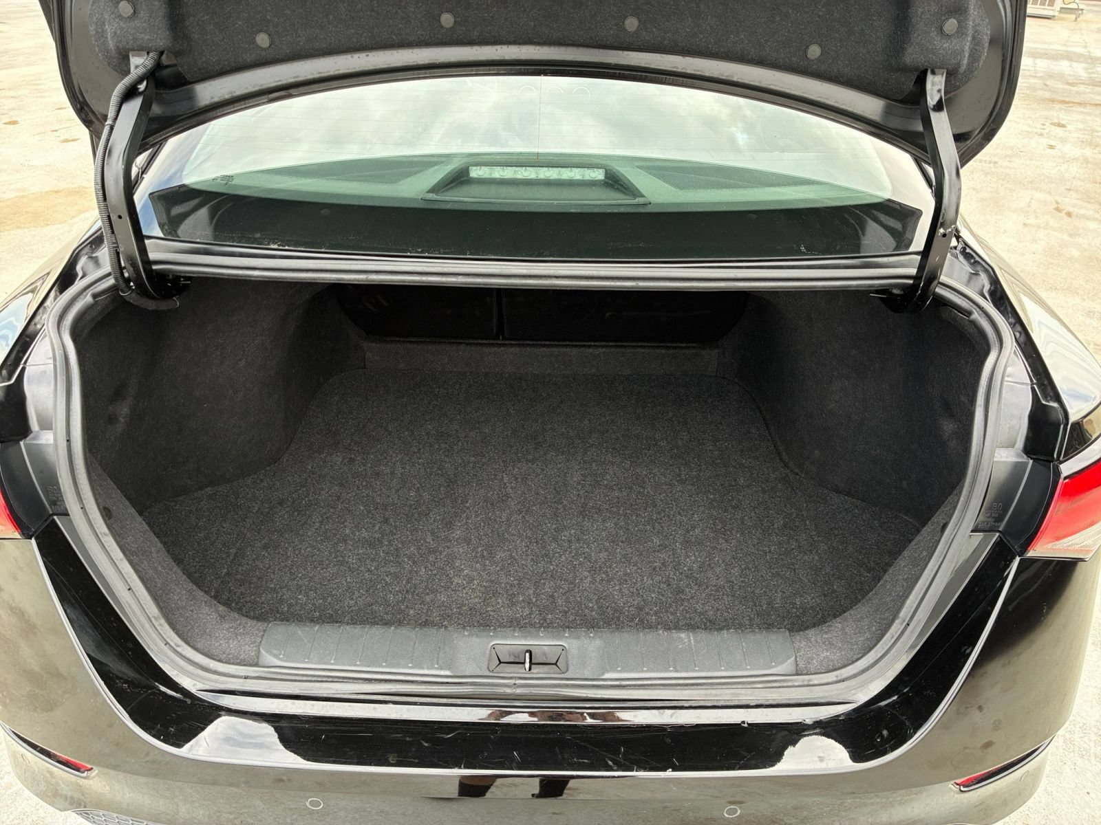 Used 2025 Nissan Sentra SV FWD image 28