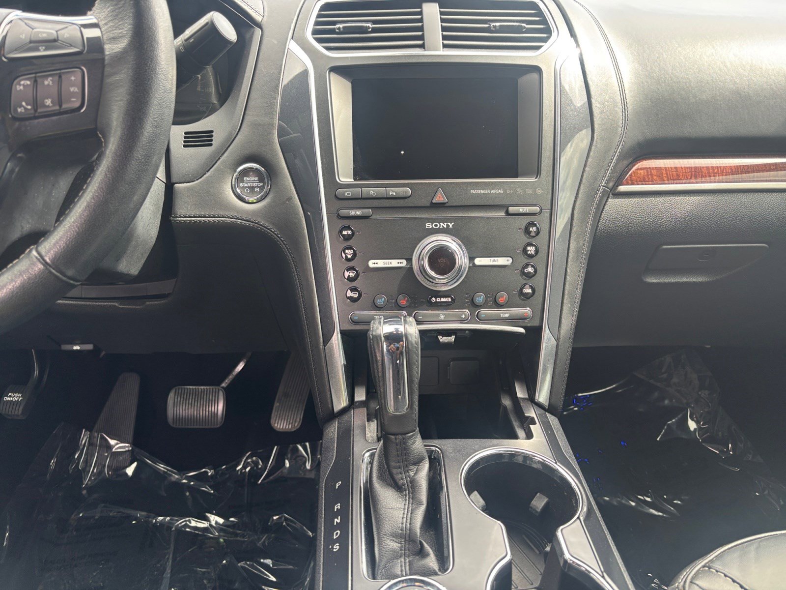 Used 2019 Ford Explorer Platinum image 11