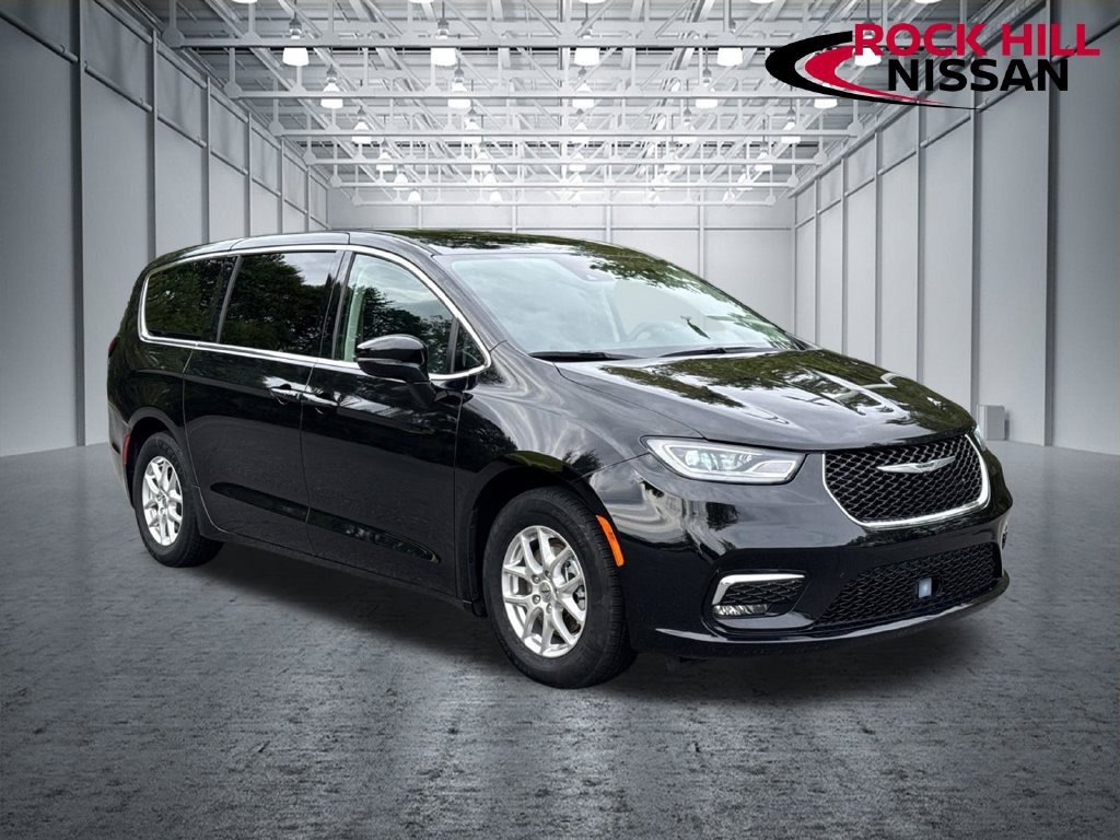 Used 2024 Chrysler Pacifica Touring-L