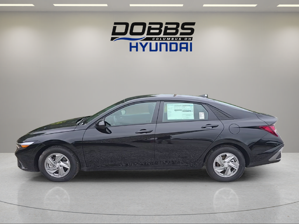 New 2026 Hyundai Elantra SE FWD image 2