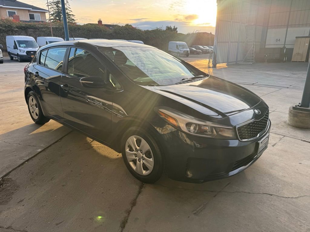 Used 2017 Kia Forte LX image 3