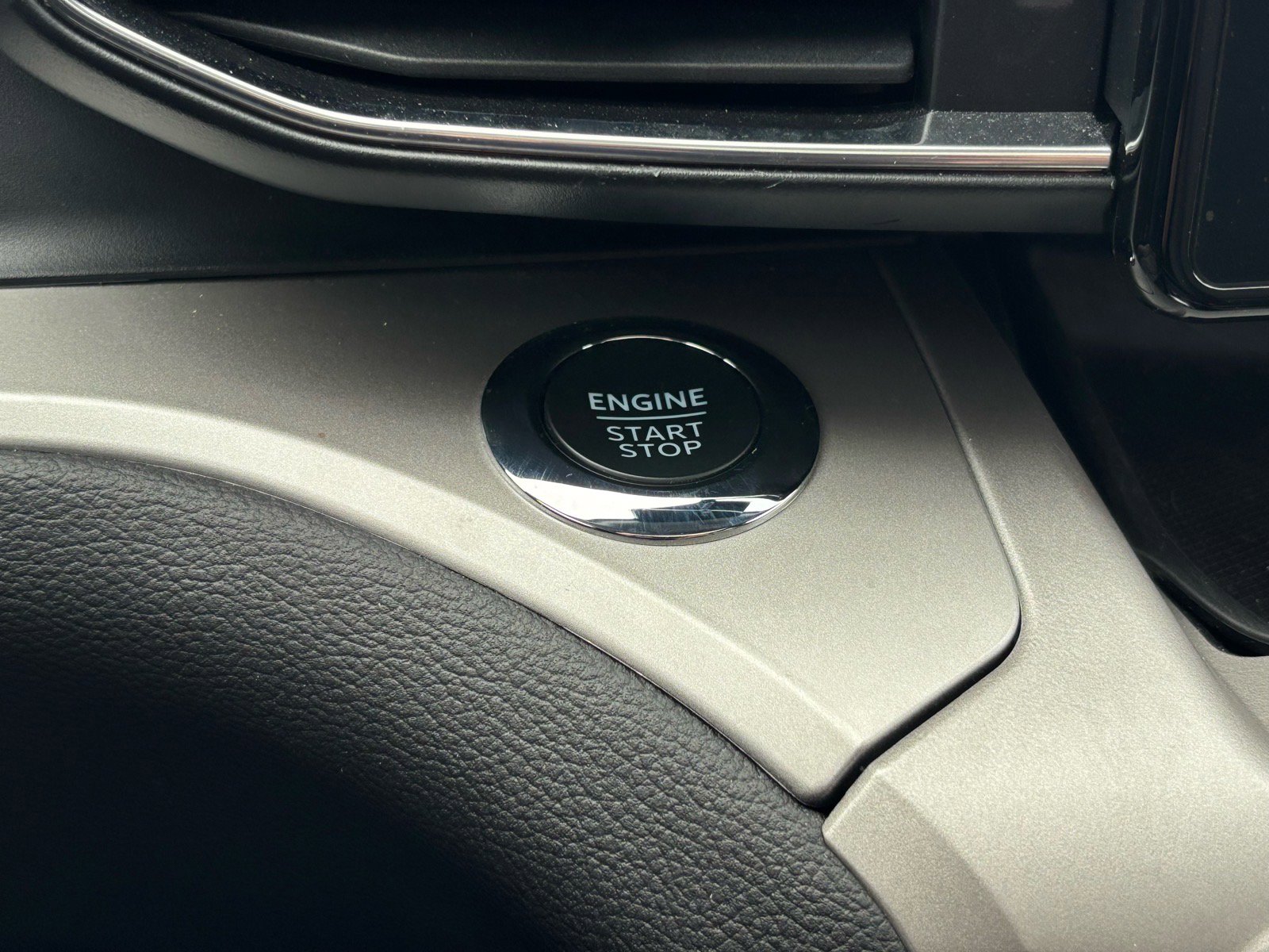 Used 2023 Ford Explorer XLT w/ Equipment Group 202A image 19