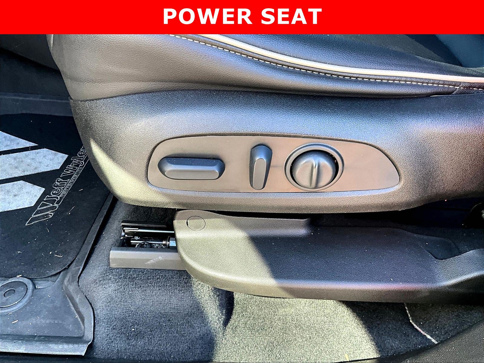 Used 2023 Chevrolet Traverse Premier w/ Redline Edition FWD image 37