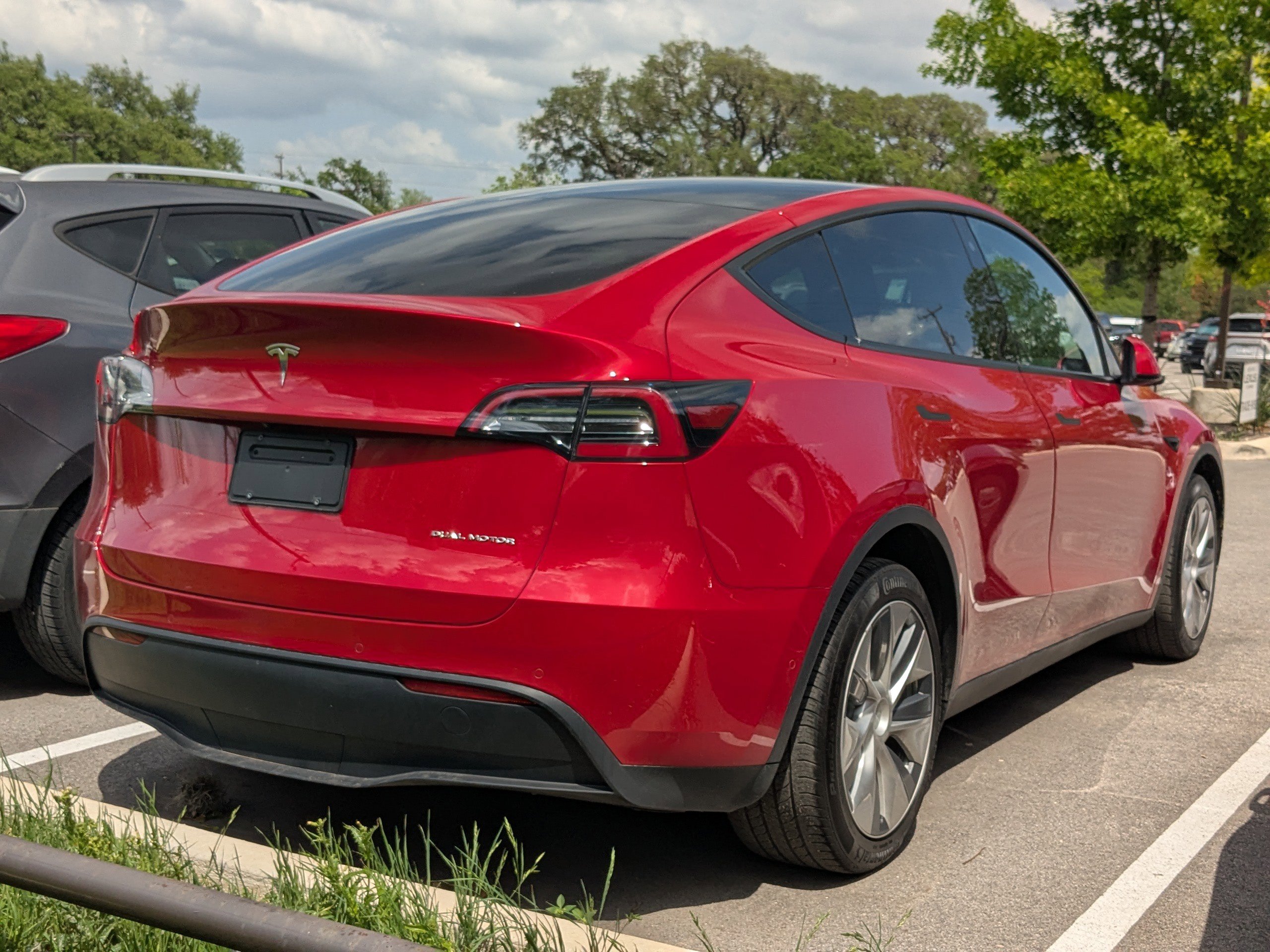 Used 2020 Tesla Model Y Long Range image 6