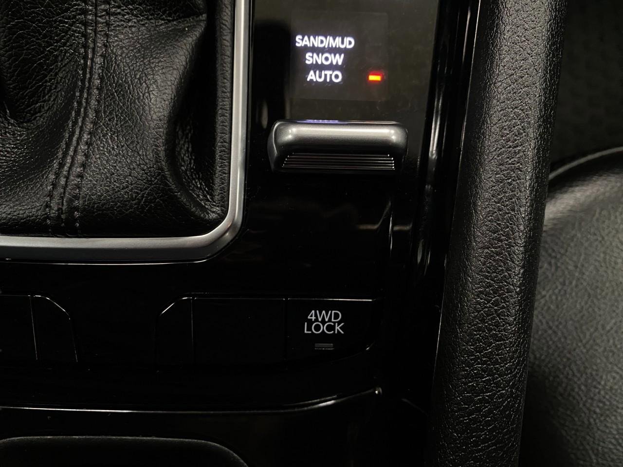 Used 2023 Jeep Compass Altitude w/ Convenience Group AWD/4WD image 26