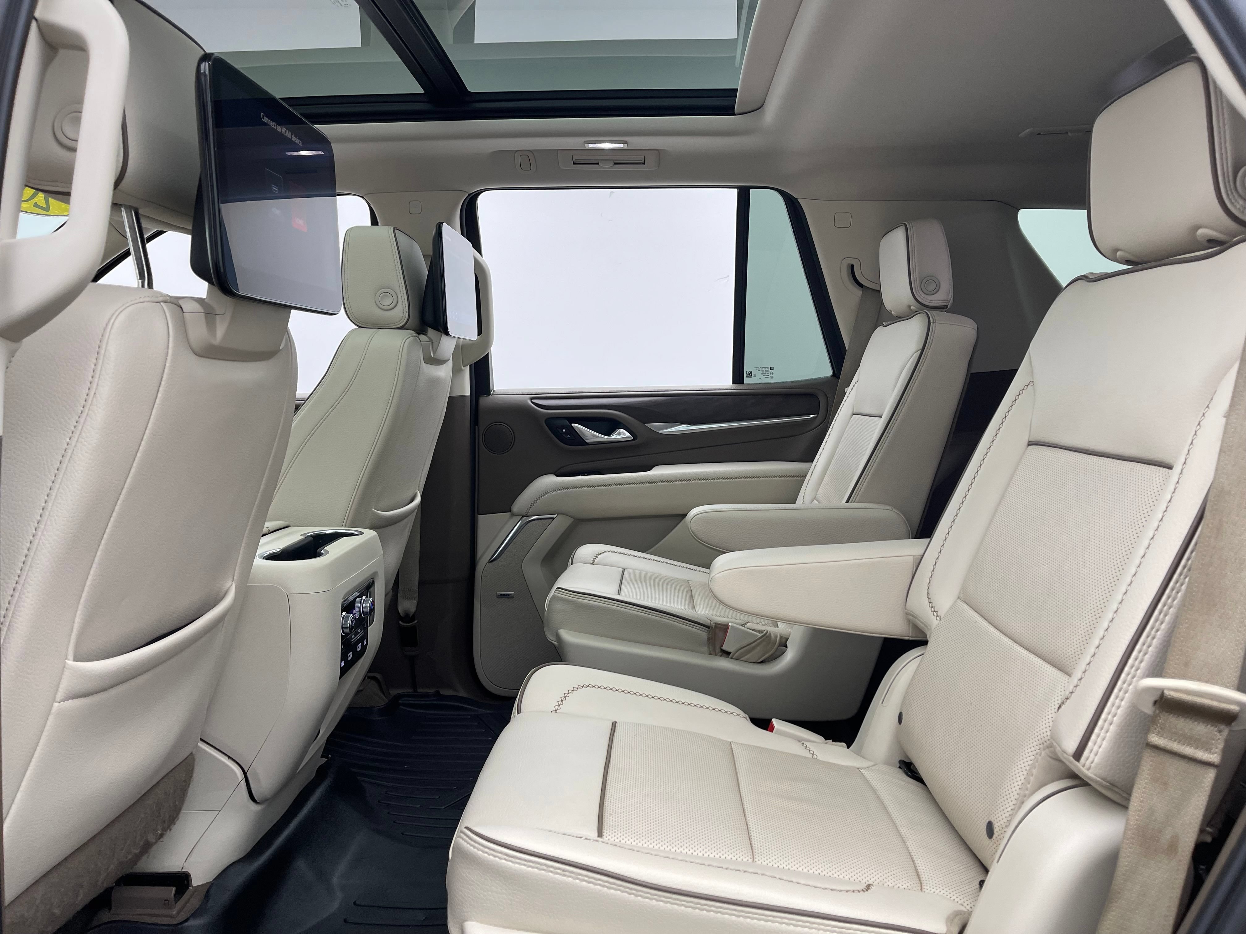 Used 2024 GMC Yukon Denali AWD/4WD image 52