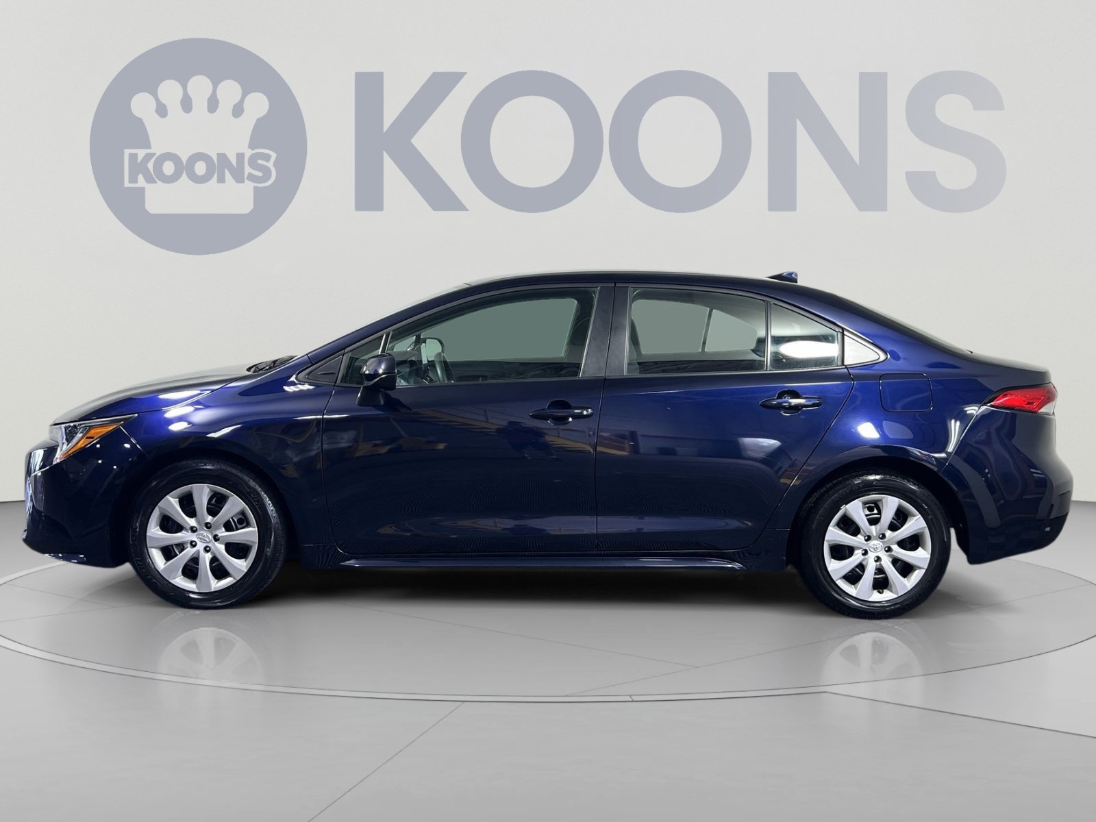 Used 2025 Toyota Corolla LE FWD image 2