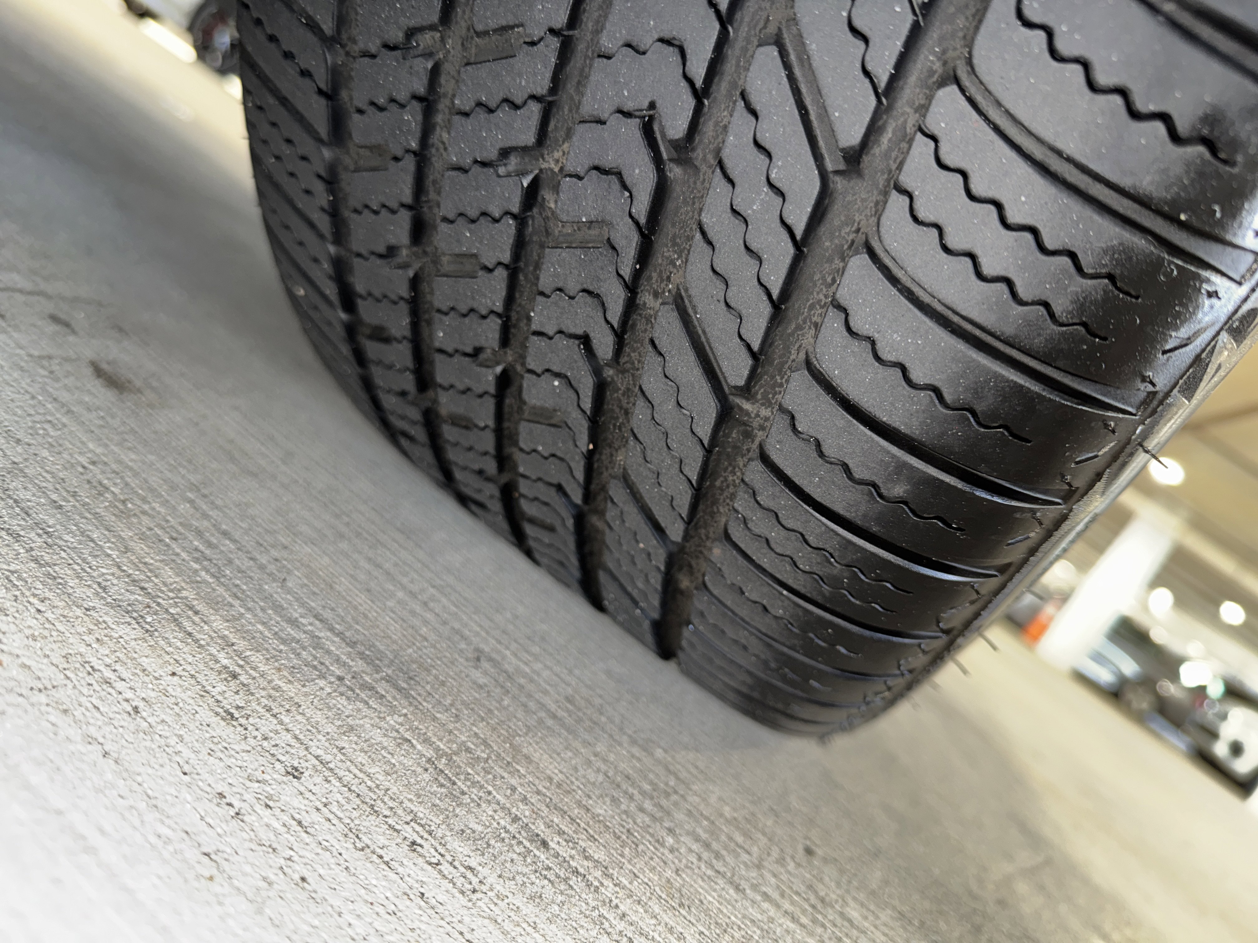 Used 2017 INFINITI Q60 Red Sport 400 image 34