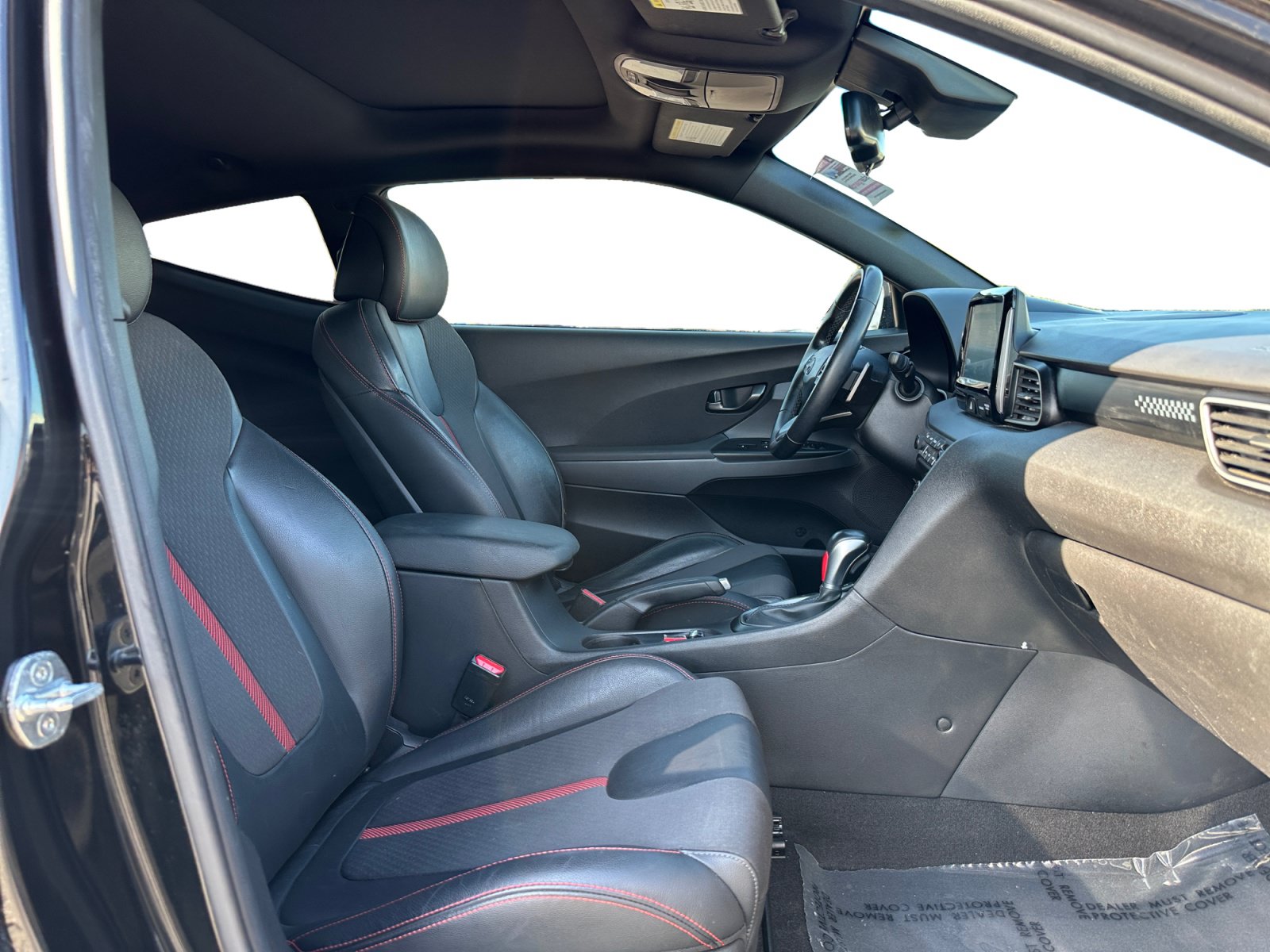 Used 2020 Hyundai Veloster Turbo FWD image 15