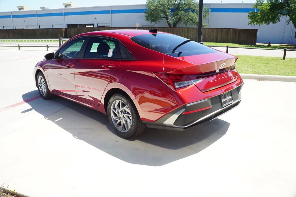 New 2025 Hyundai Elantra Blue image 5