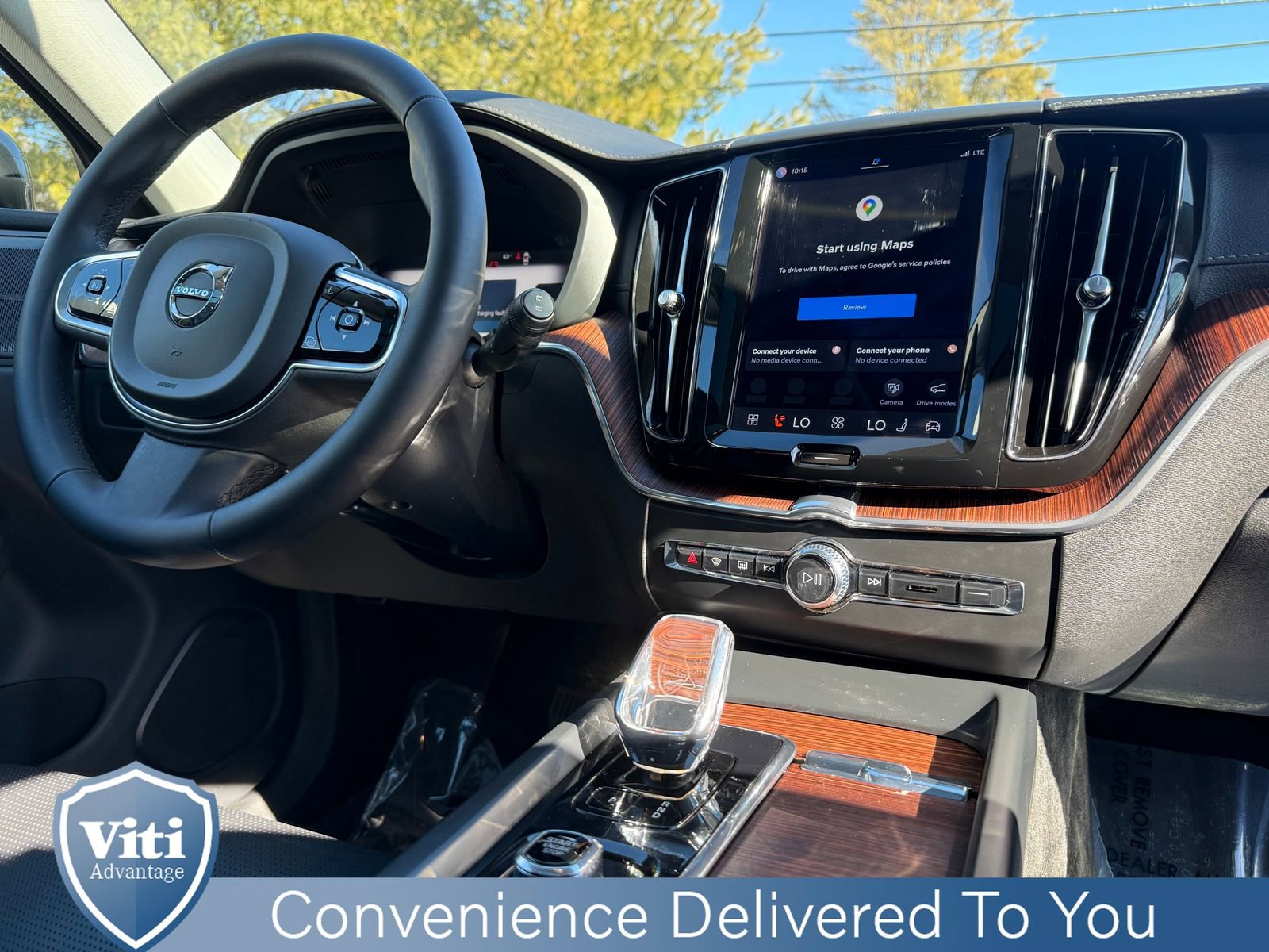 Certified 2023 Volvo XC60 B5 Ultimate w/ Climate Package image 32