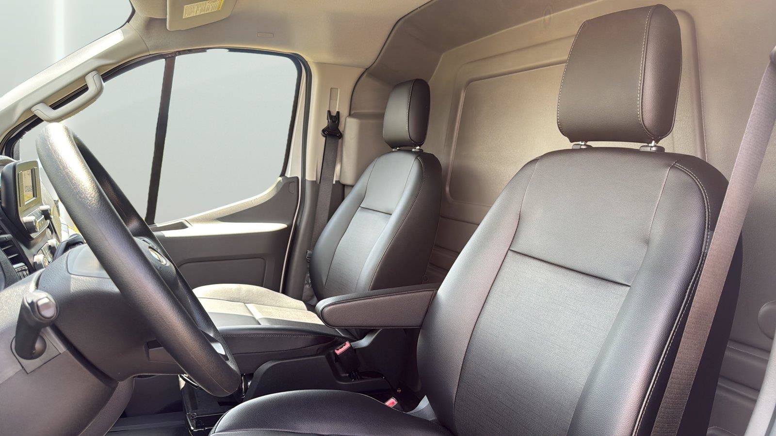 New 2025 Ford Transit 250 Low Roof RWD image 10