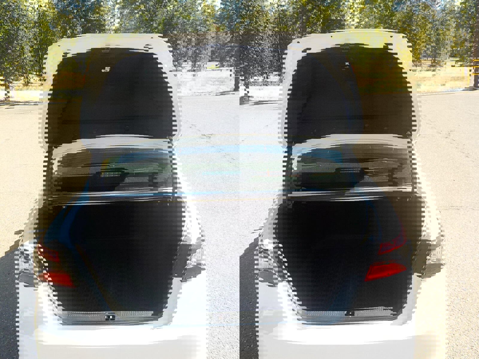 Used 2023 Toyota Camry LE image 12