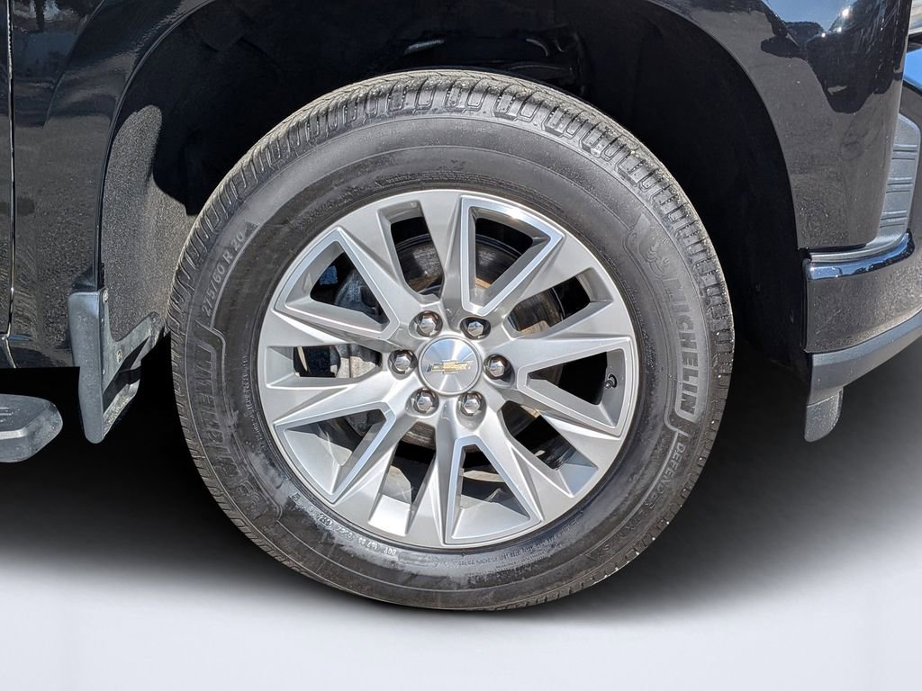 Used 2020 Chevrolet Silverado 1500 High Country w/ Technology Package image 10