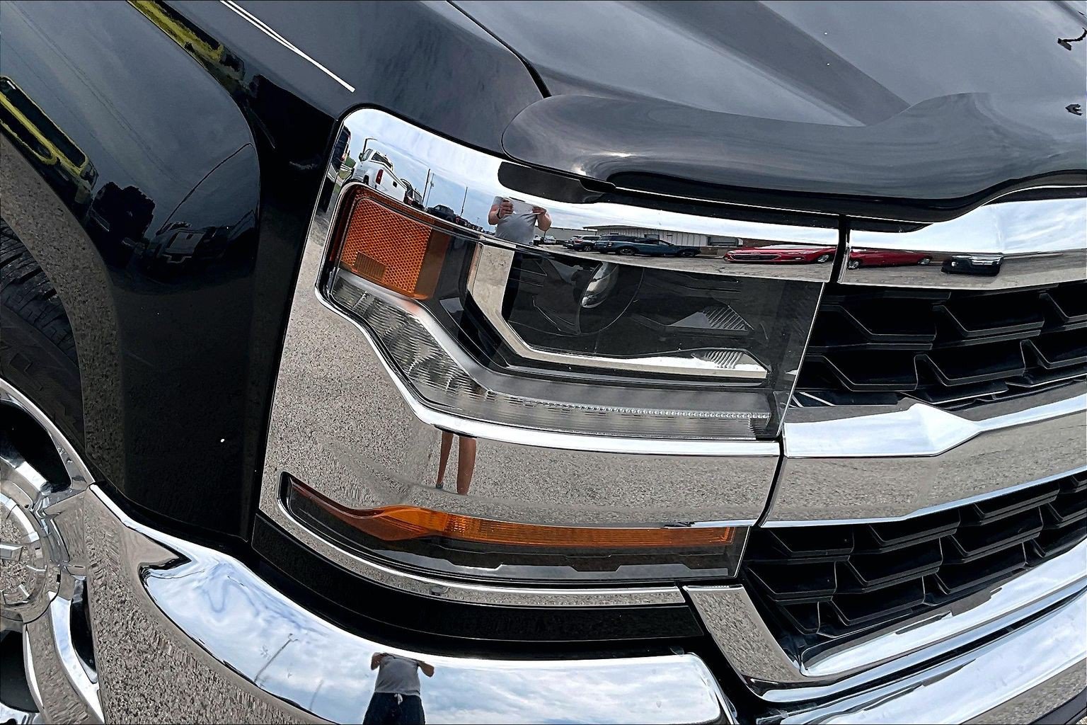 Used 2017 Chevrolet Silverado 1500 LT w/ LT Eassist Package AWD/4WD image 27