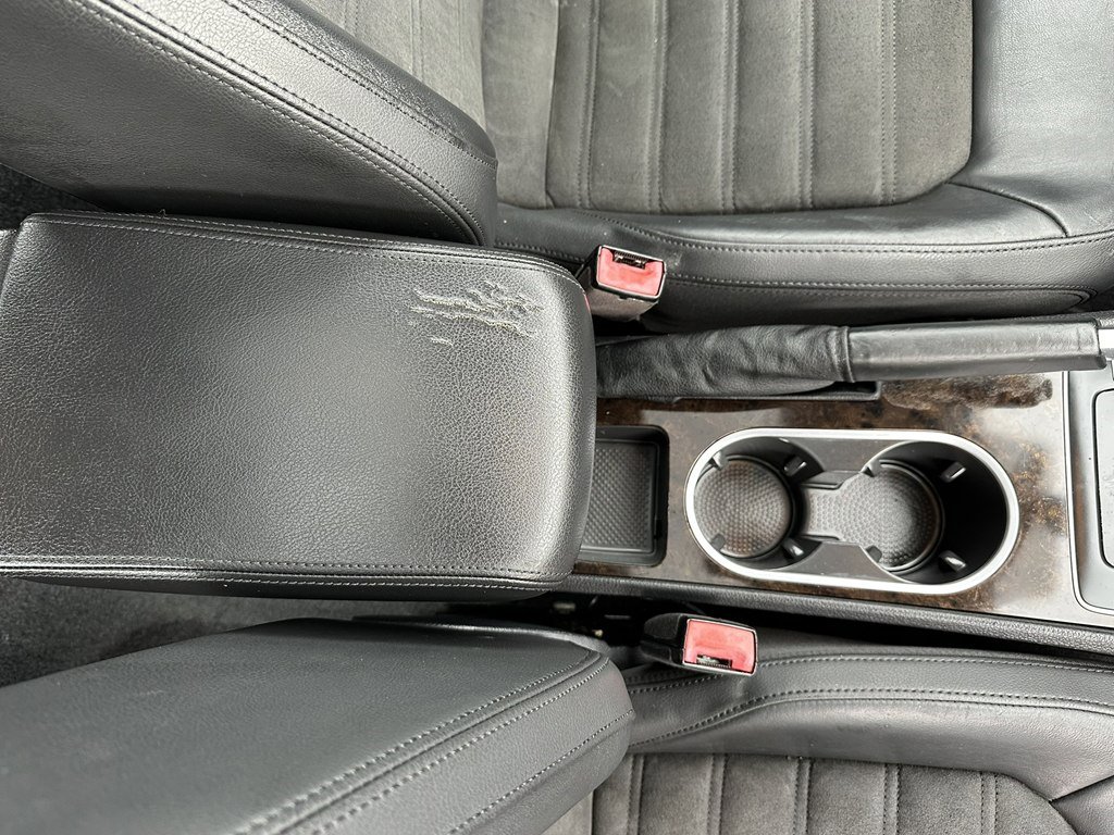 Used 2015 Volkswagen Passat 1.8T SEL Premium image 33