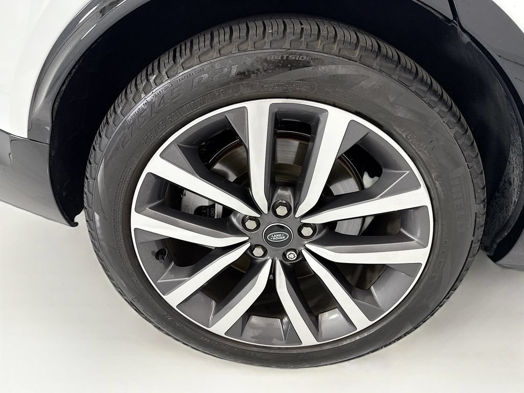 Used 2024 Land Rover Discovery Dynamic SE AWD/4WD image 33