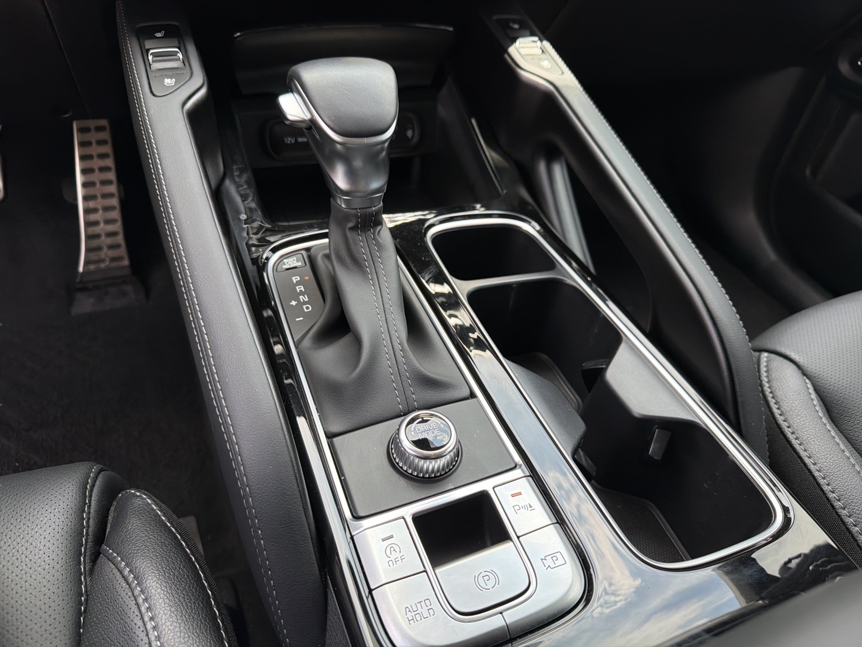 Used 2025 Kia Telluride SX w/ SX Captain's Chair Package FWD image 22