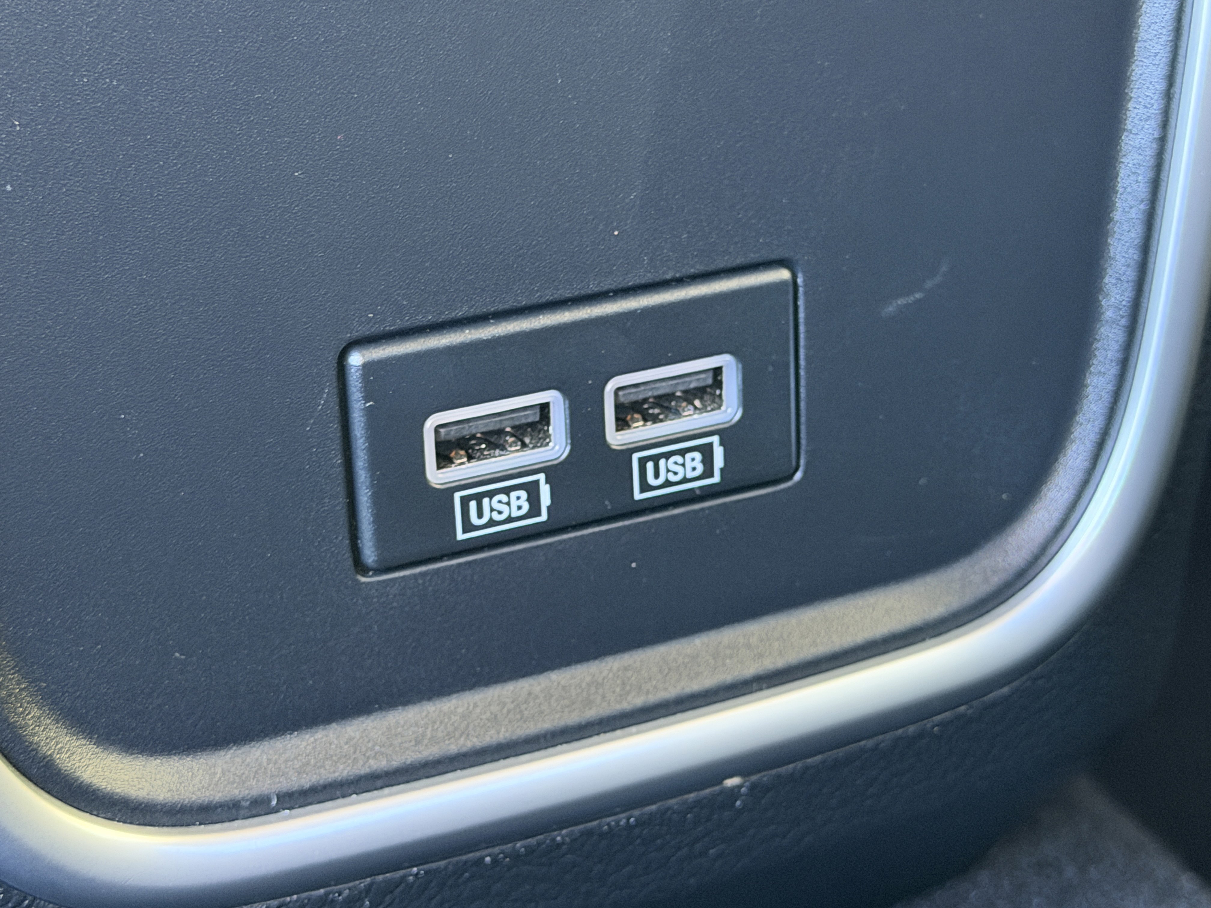 Certified 2023 Chrysler 300 Touring L w/ Popular Equipment Group image 35