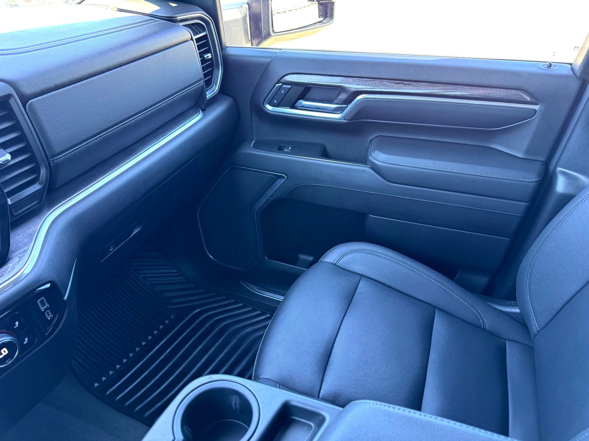 Used 2024 Chevrolet Silverado 2500 LTZ image 30