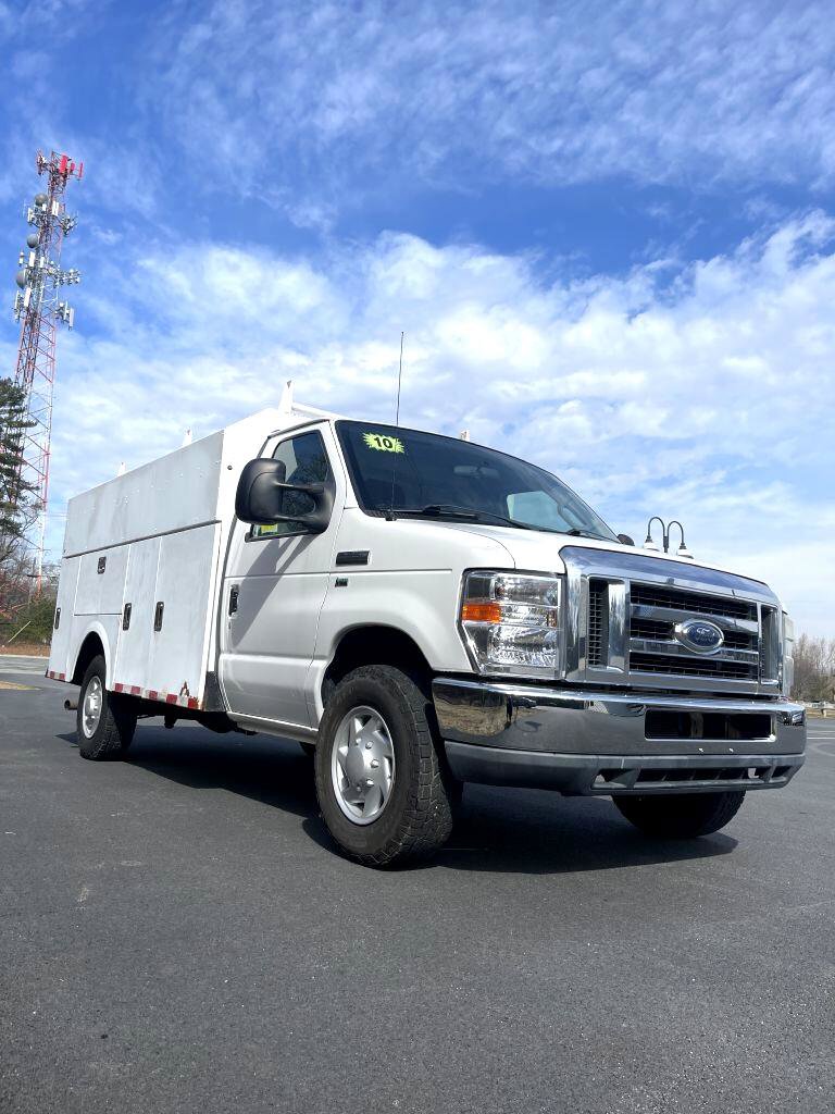 Used 2010 Ford E-350 and Econoline 350 Super Duty image 3