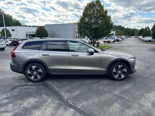 Used 2020 Volvo V60 T5 Cross Country AWD/4WD image 6