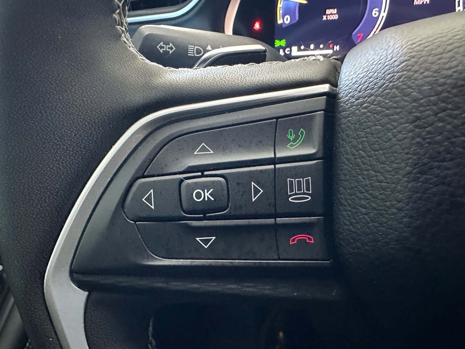 Used 2024 Jeep Grand Cherokee L Laredo w/ Luxury Tech Group I image 48