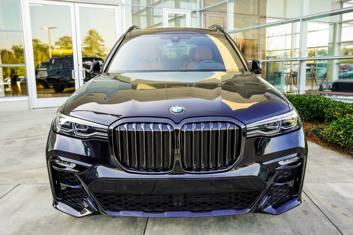 Used 2022 BMW X7 xDrive40i w/ M Sport Package image 7