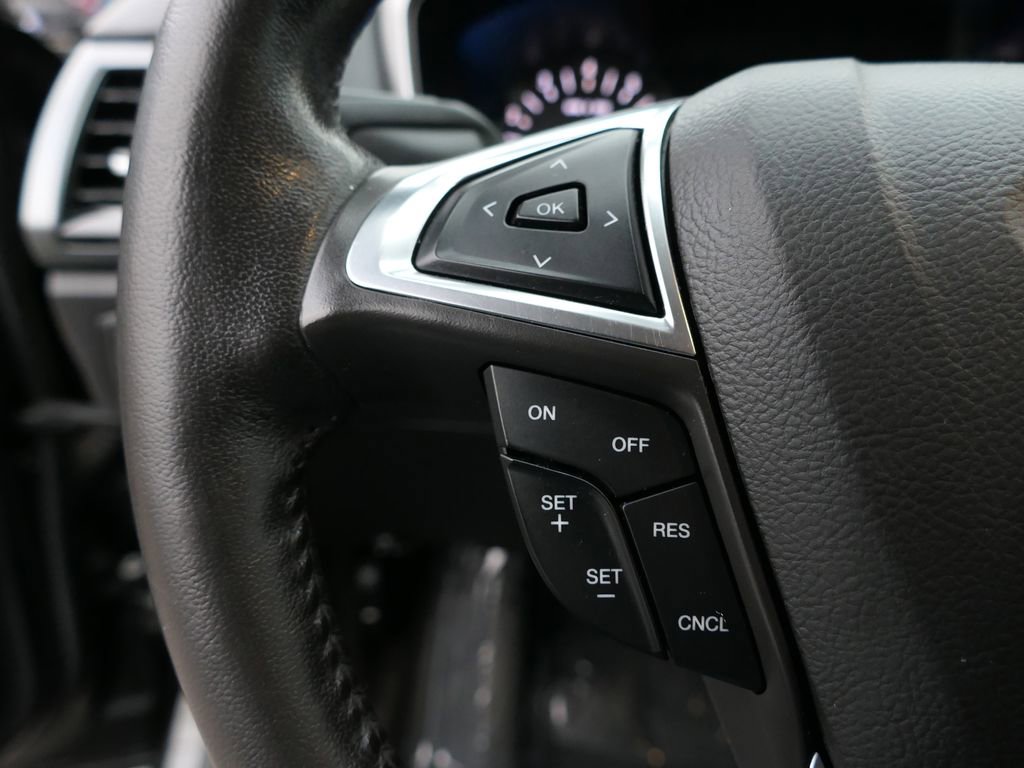 Used 2015 Ford Fusion SE w/ Equipment Group 201A image 16