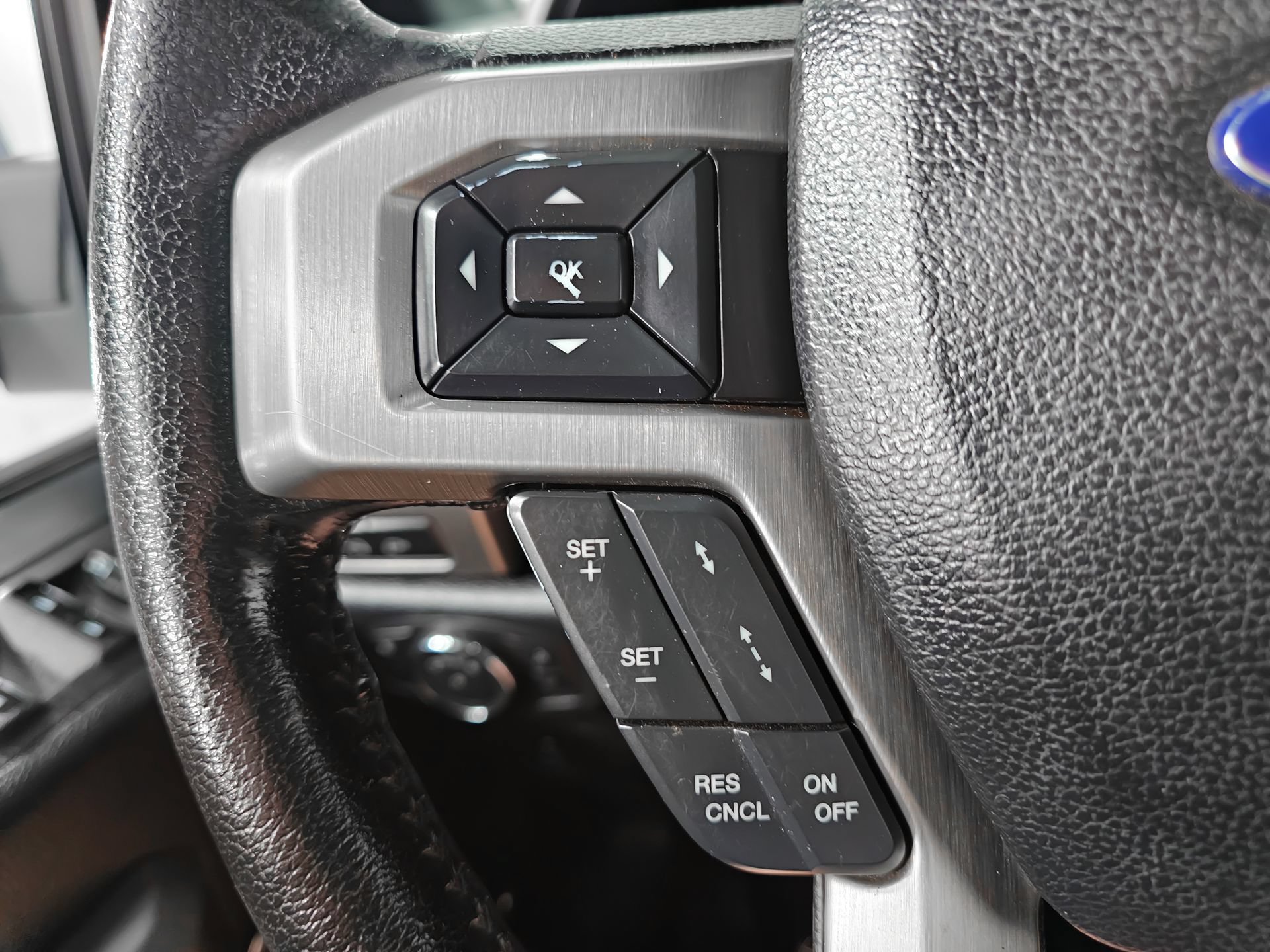 Used 2015 Ford F150 Platinum w/ Equipment Group 701A Luxury AWD/4WD image 33